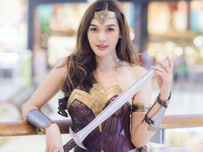 &#91;FOTO HOT &amp; SEXY&#93; Wonder Woman dari Thailand yang Bikin Gemas