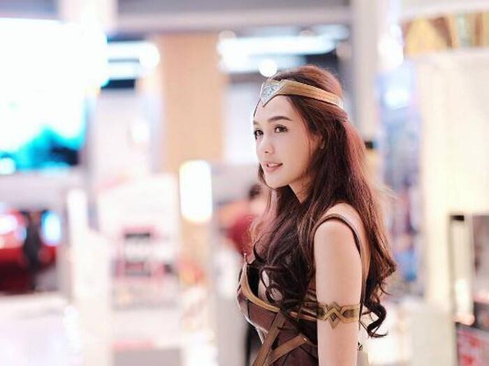 &#91;FOTO HOT &amp; SEXY&#93; Wonder Woman dari Thailand yang Bikin Gemas