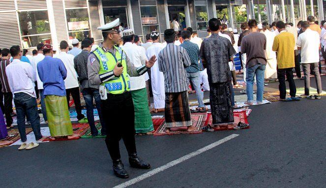Salut! 5 Orang Ini Rela Tak Nikmati Lebaran Demi Kita