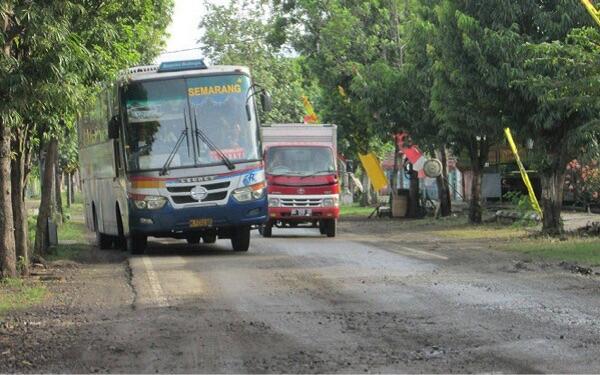5 Hal ini Jadi Alasan Kenapa Naik Bus Indonesia = Setor Nyawa