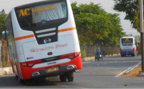 5 Hal ini Jadi Alasan Kenapa Naik Bus Indonesia = Setor Nyawa