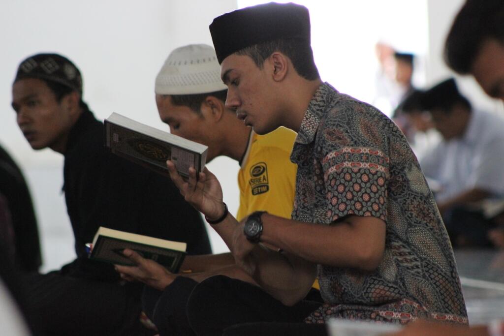 Tadarus Alquran 100 Juz Peringati 100 Hari Wafat KH Hasyim Muzadi