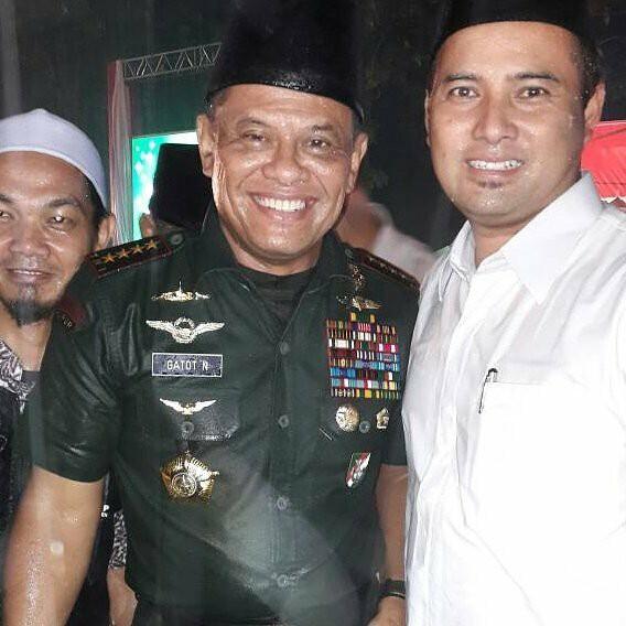 Panglima TNI Salat Berjamaah Bermandikan Hujan, Ulama Menangis Haru