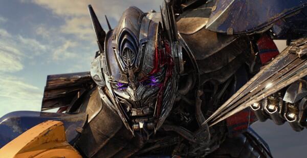 Ini Maksud Dari Adegan Tambahan Di Akhir Film ‘Transformers: The Last Knight’