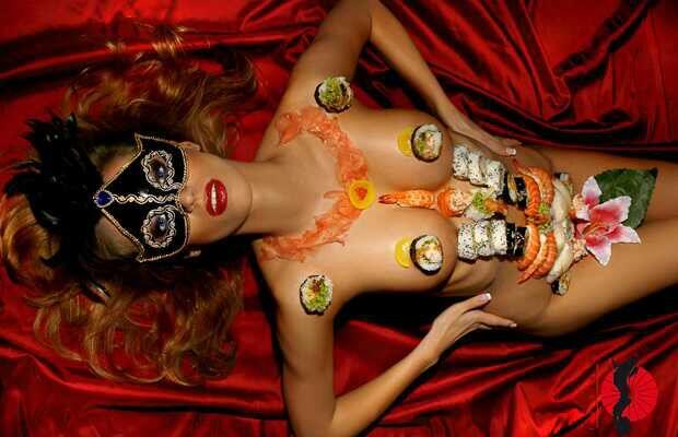 Mengenal Nyotaimori, Tradisi Makan Sushi Di Jepang Yang Unik