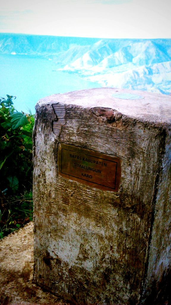 "Triangle" pilar gunung yang misterius