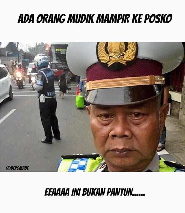 Polisi ini Mendadak Viral & Jadi Meme Mudik dengan Tagar #kadangsayalelah