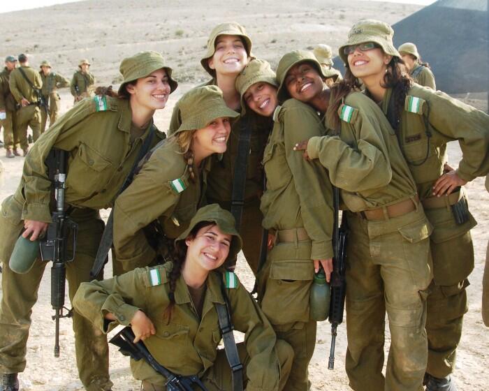 Sebagai Instruktur di IDF,Gal Gadot Diyakini Punya Beragam Kemampuan Tempur