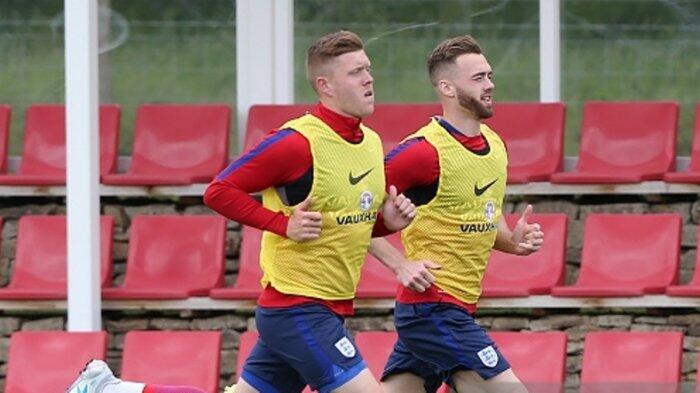 Alfie Mawson dan Calum Chambers Duet Kokoh di Lini Belakang Timnas Inggris U-21