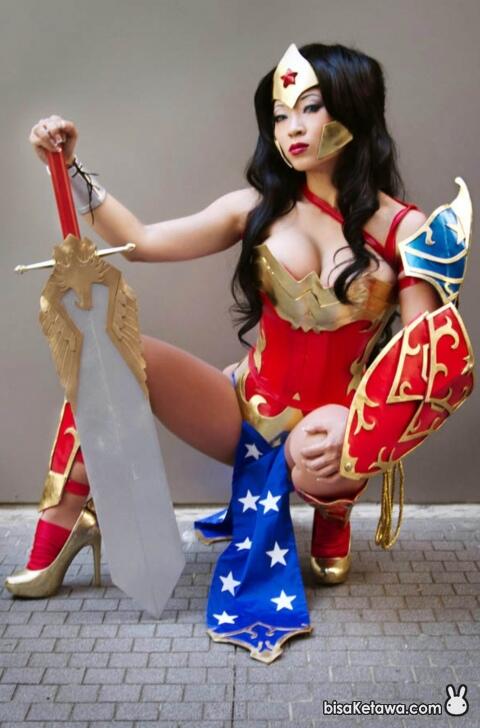 Gimana Cantiknya Kalau Cewek Asia Jadi Wonder Womann ????