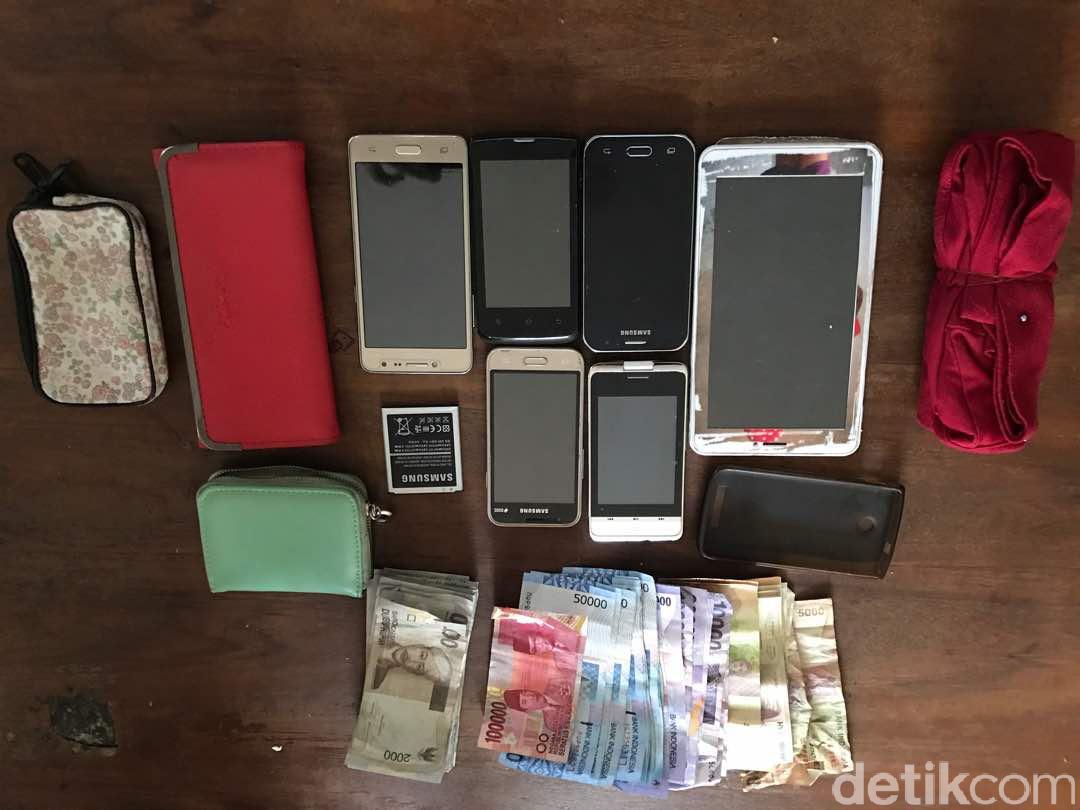 Curi Uang Dan Hape Di Ancol, Seorang Nenek Di Tangkap Polisi.