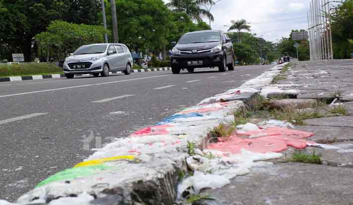 Rayakan Ultah Ahok di Kalijodo Ditutup dengan Menyalakan Lilin