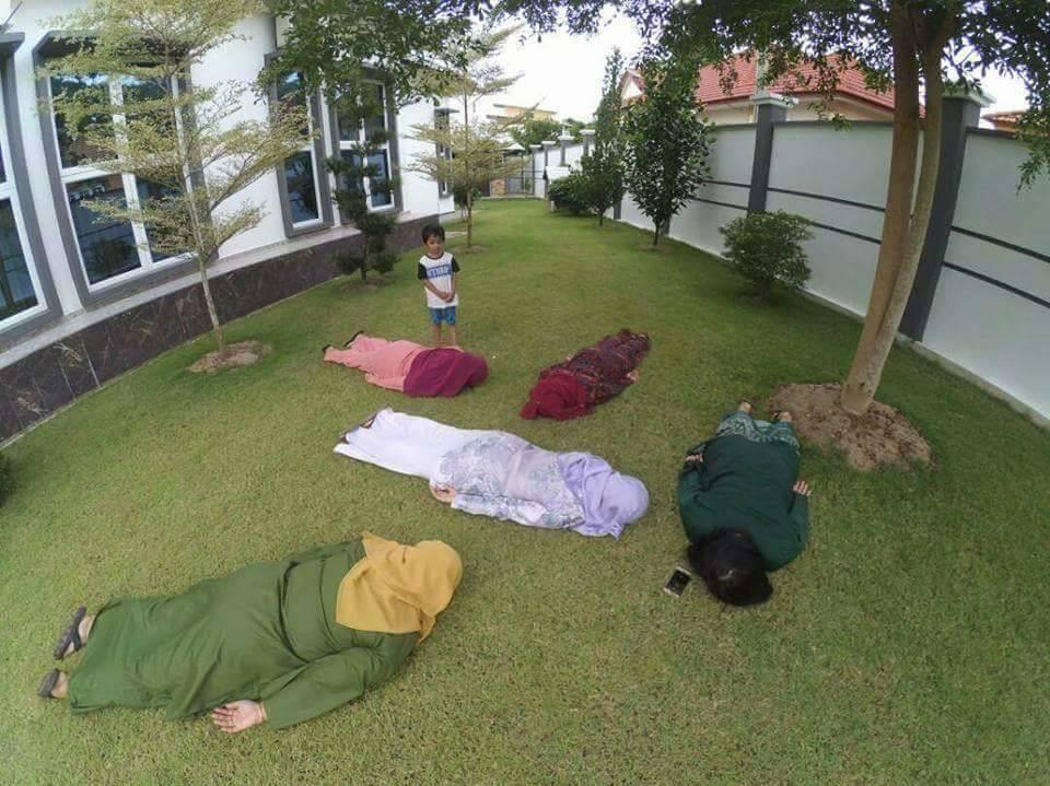 7 Gaya foto keluarga pas lebaran #antiMainstream