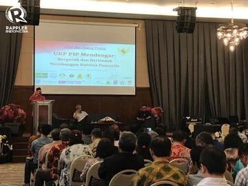 Menuntut perlakuan sama dalam penerapan Pancasila
