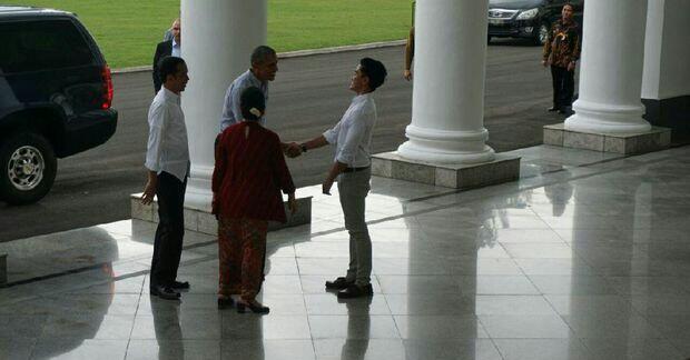 Datang Sendiri ke Istana Bogor, Obama Acungkan Jempol ke Kaesang 