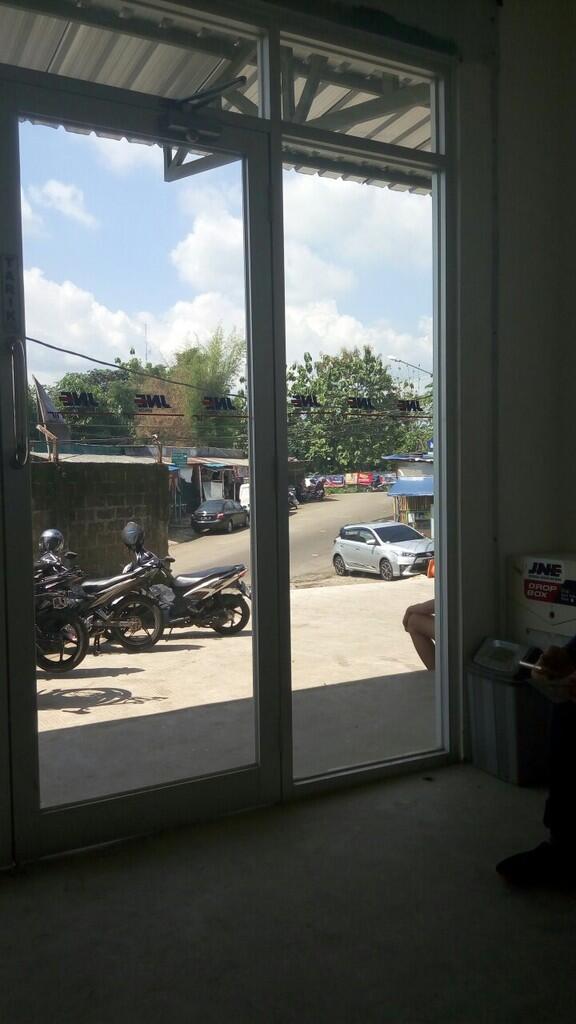 Kecewa dengan JNE yg makin buruk, Barang belum diterima tapi dibilang sudah diterima.