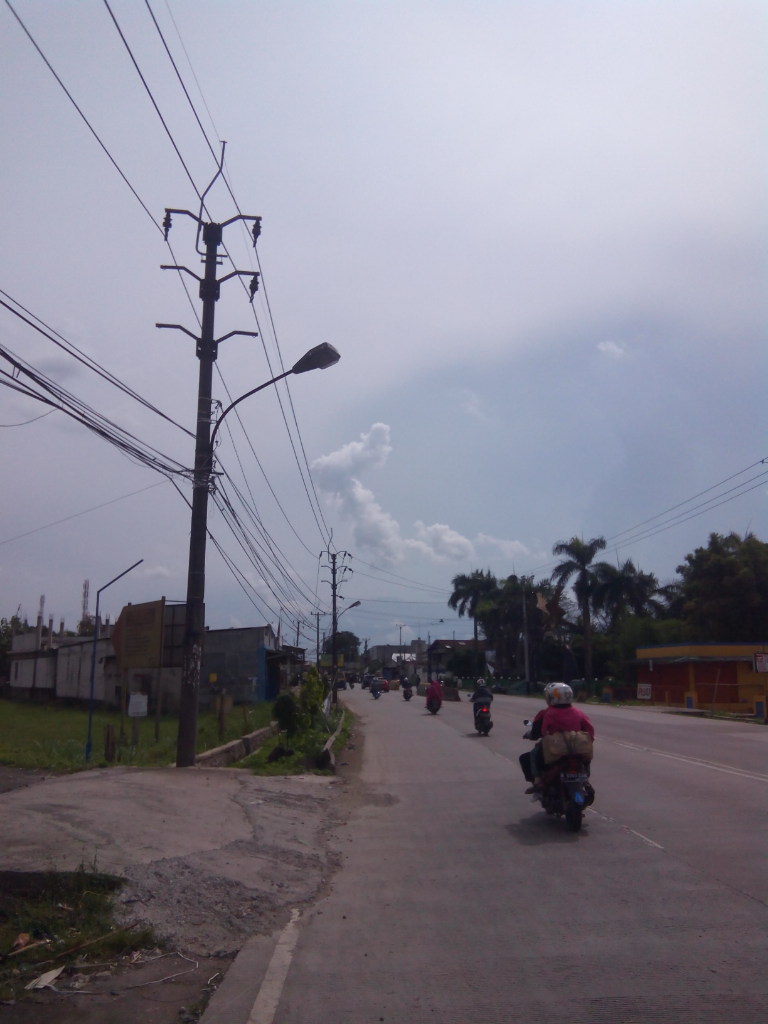Penampakan Awan Seperti Kelinci Ya..