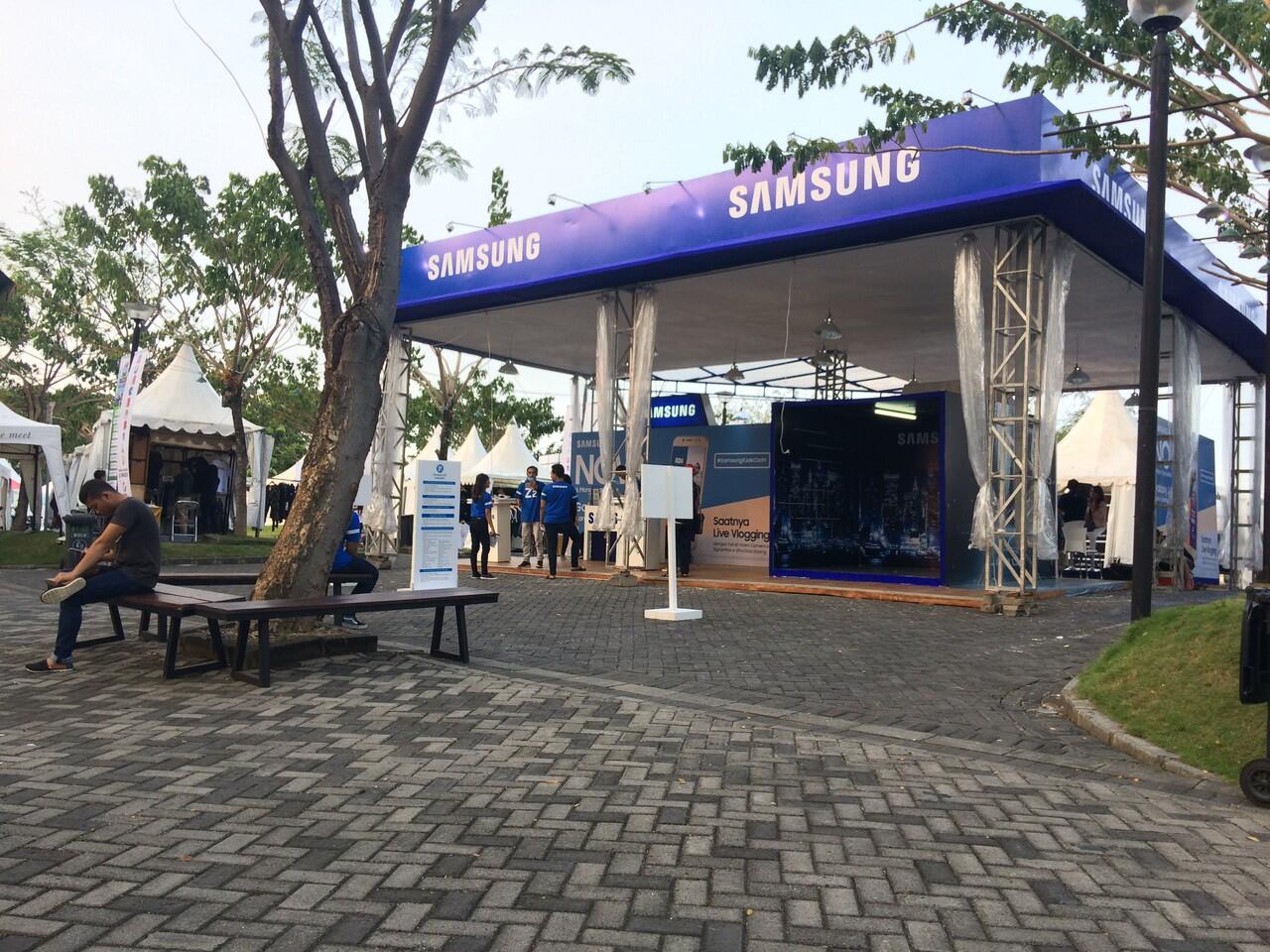 &#91;FR&#93; Ngabuburit Seru bareng Jakcloth Surabaya di Booth Samsung with Kaskus