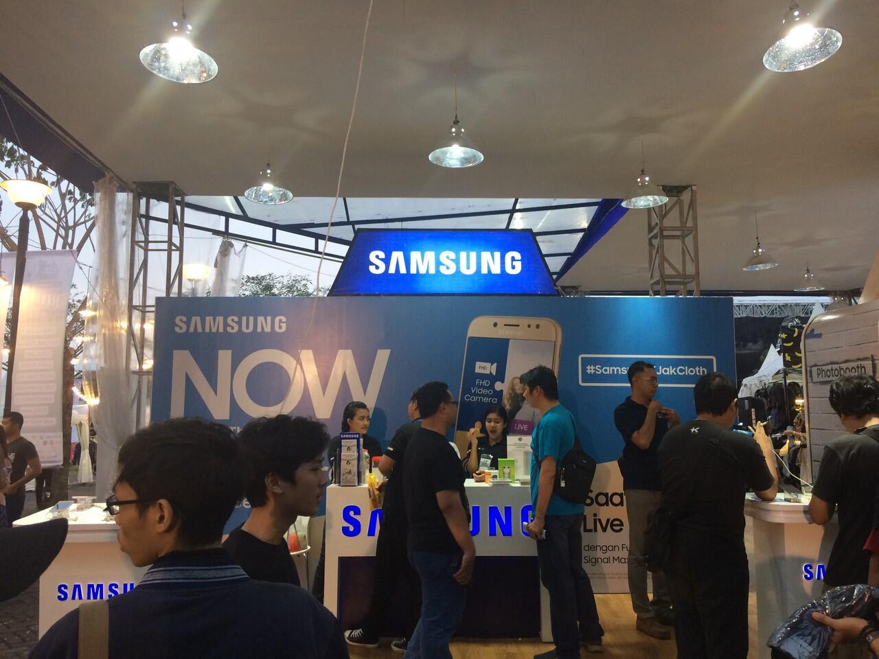 &#91;FR&#93; Ngabuburit Seru bareng Jakcloth Surabaya di Booth Samsung with Kaskus