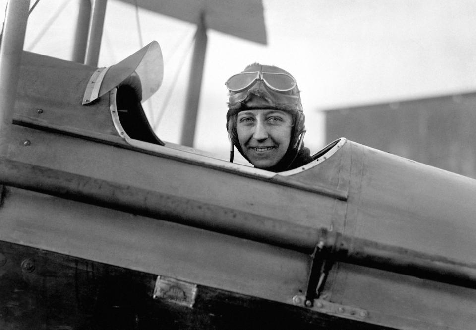 Amy Johnson - 5 Fakta Kunci Tentang Pilot Wanita Pertama yang Jadi Google Doodle 