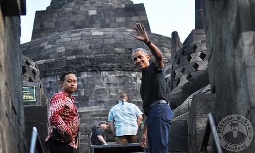 &#91;Viral&#93; Kelakuan Turis di Borobodur, Jangan Ditiru Gan