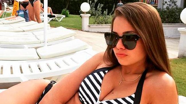 Ngeri! Ratu Kecantikan Tewas Saat Main Instagram