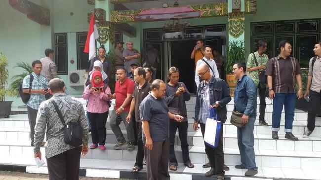 Besok Digusur, Pedagang di Pasar Kembang Yogya Siap Bertahan
