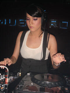 DJ Cewek Cakep nan Seksi (18++)