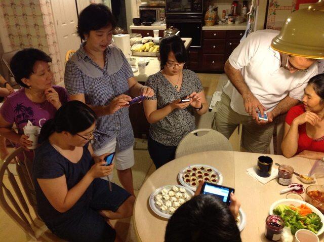 Orang Yang Suka Pamer Foto Makanan Dibilang Pencipta Limbah Makanan Loh Gan. Kenapa?