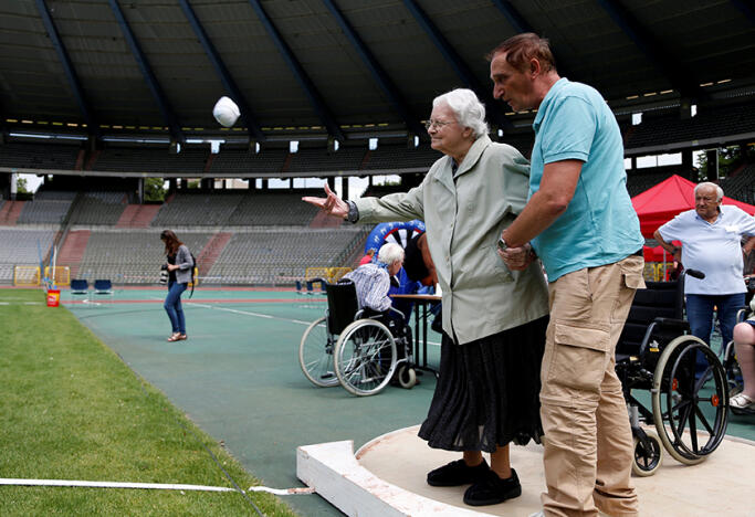 Ketika Kakek dan Nenek Unjuk Kebolehan di Olimpiade Lansia!