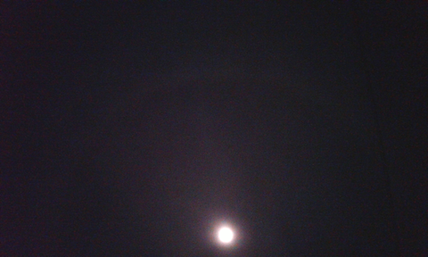 Penampakan Halo Bulan Di Jogja!