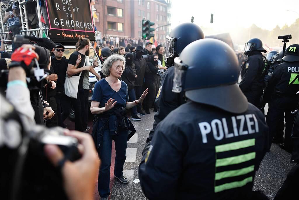 76 Polisi Terluka dalam Kerusuhan Jelang KTT G20 di Hamburg