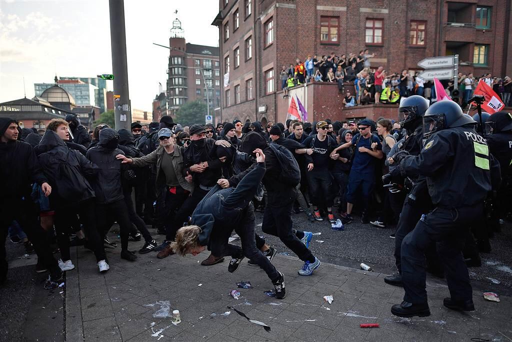 76 Polisi Terluka dalam Kerusuhan Jelang KTT G20 di Hamburg