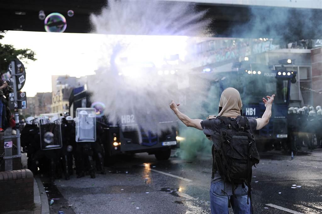 76 Polisi Terluka dalam Kerusuhan Jelang KTT G20 di Hamburg