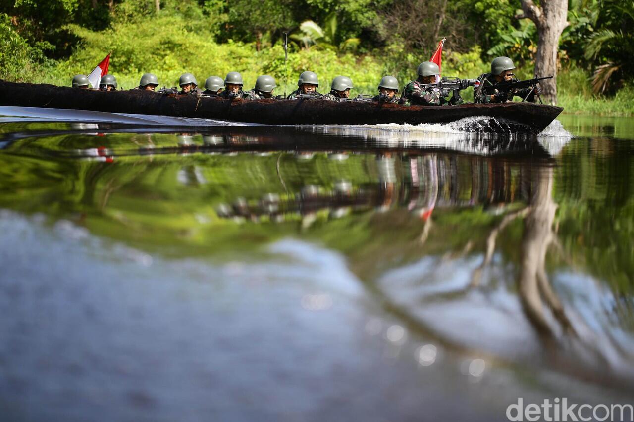 Patroli Bersama Tentara Penjaga Perbatasan RI-PNG di Rawa-rawa Papua