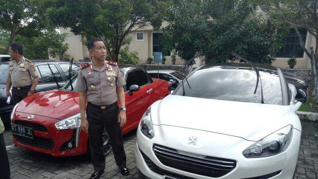 Begini Penampakan 18 Mobil Mewah Hasil Penilapan Pasutri di Kaltim