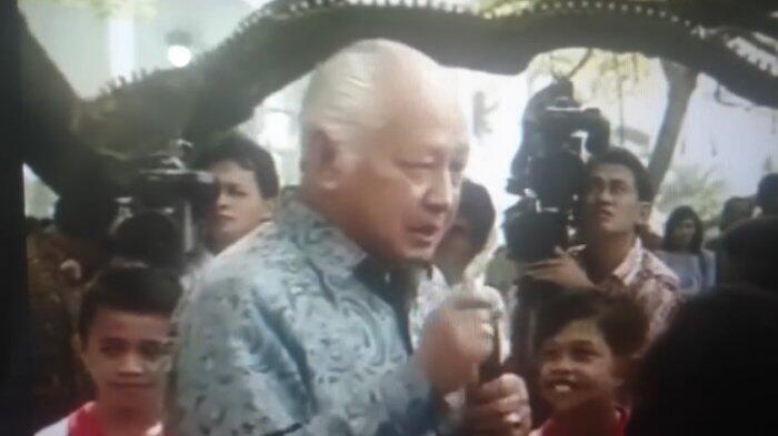 Ketika Presiden Soeharto Ditanya Anak SD 'Kok Presiden Cuma Satu',Netizen Malah Ngeri