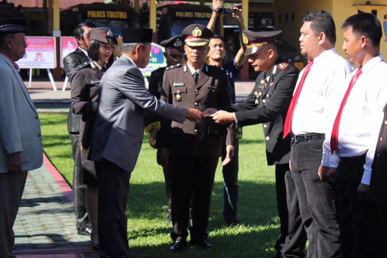 Tangkap Sabu 5 KG, 3 Anggota ini Menerima Penghargaan dari Kapolres Tolitoli