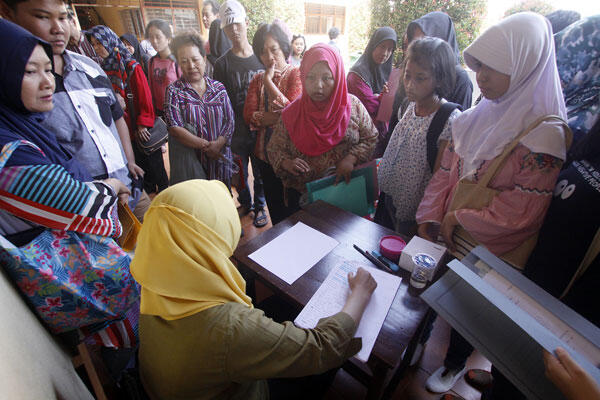 Penerimaan Sekolah di Depok Diprotes Orang Tua Siswa