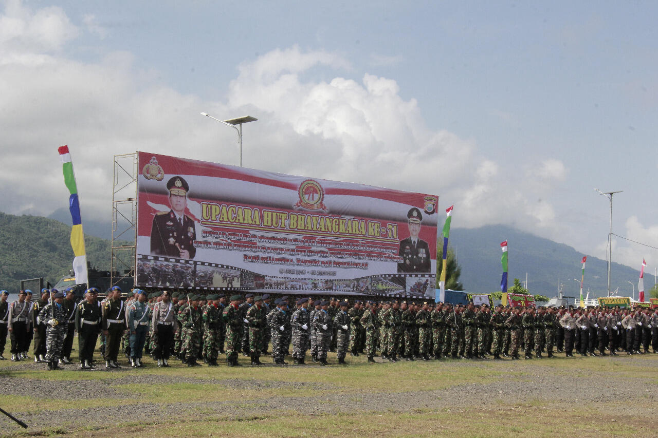 Gubernur Maluku Utara Pimpin Upacara Hari Bhayangkara Ke-71 Tahun 2017