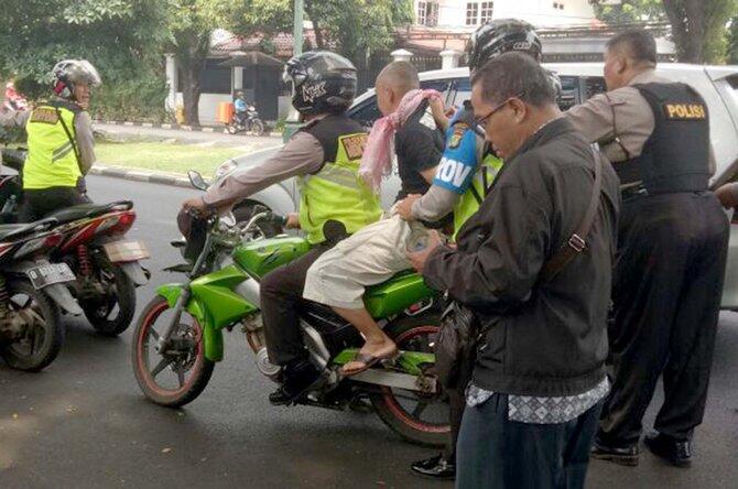 Bawa Tas di Dekat Rumah Panglima TNI, Pria Berbaju FPI Diringkus