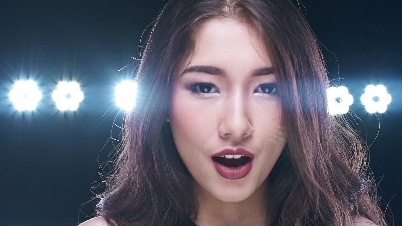 5 Dara Cantik ini Terkenal karena Media Sosial