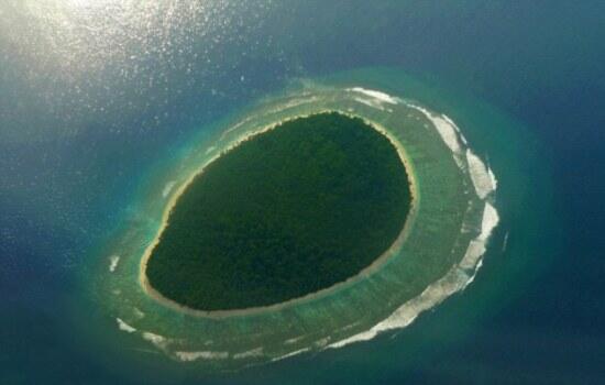 4 Pulau Terpencil Ini Jadi Buruan Travelling Ala Film Cast Away