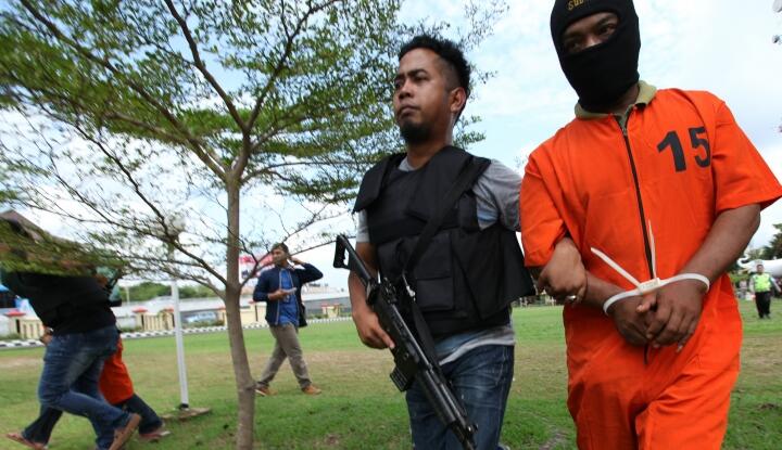 Densus 88 Tangkap Teroris di Sukabumi  KASKUS