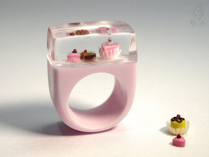 Miniatur Cantik di Cincin Kreatif Ini Bikin Terpesona