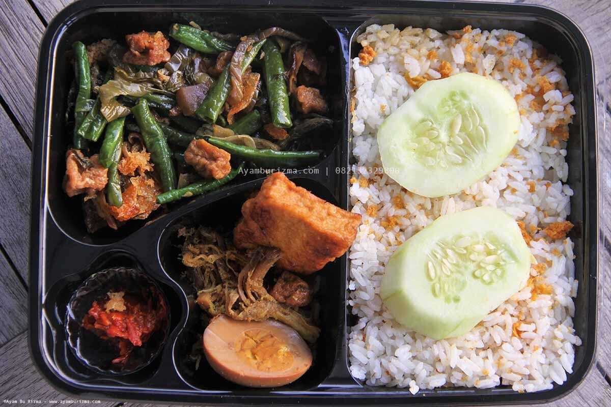 Rekomendasi Pesan Nasi Kotak Murah di Surabaya Bu Rizma 082132329800