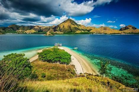 Sharecost trip sailing komodo &amp; overland waerebo kelimutu