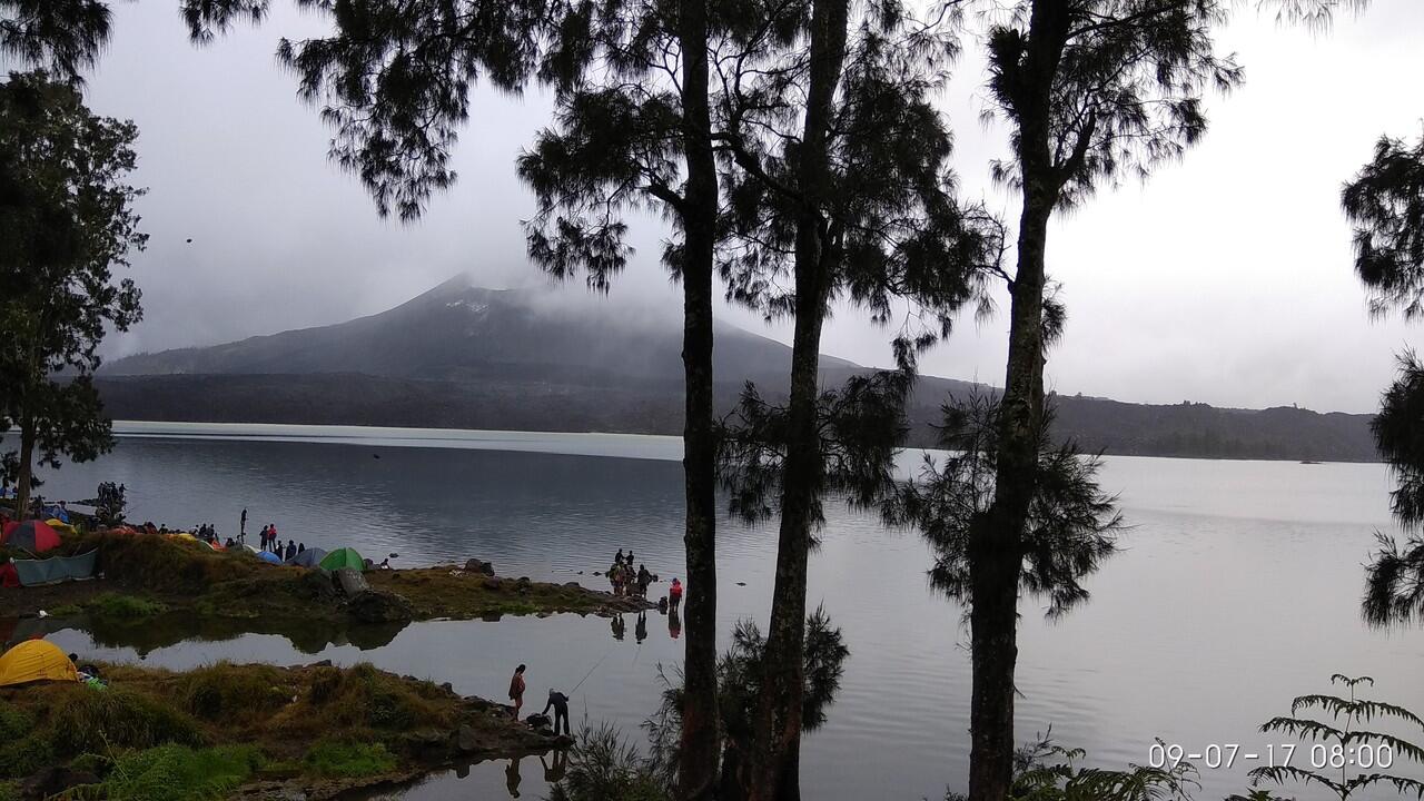 Camping mengisi Liburan di Kawasan Rinjani