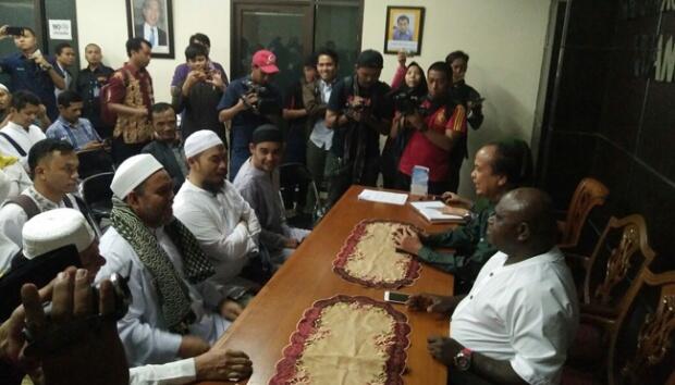 Alumni 212 Yakin Pengeroyokan Hermansyah dan Kasus Rizieq Terkait