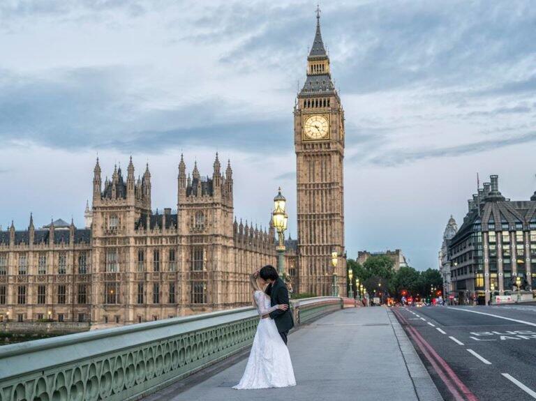 Jangan Baper Foto pre-wedding di Pasangandi 16 negara, hebohkan dunia